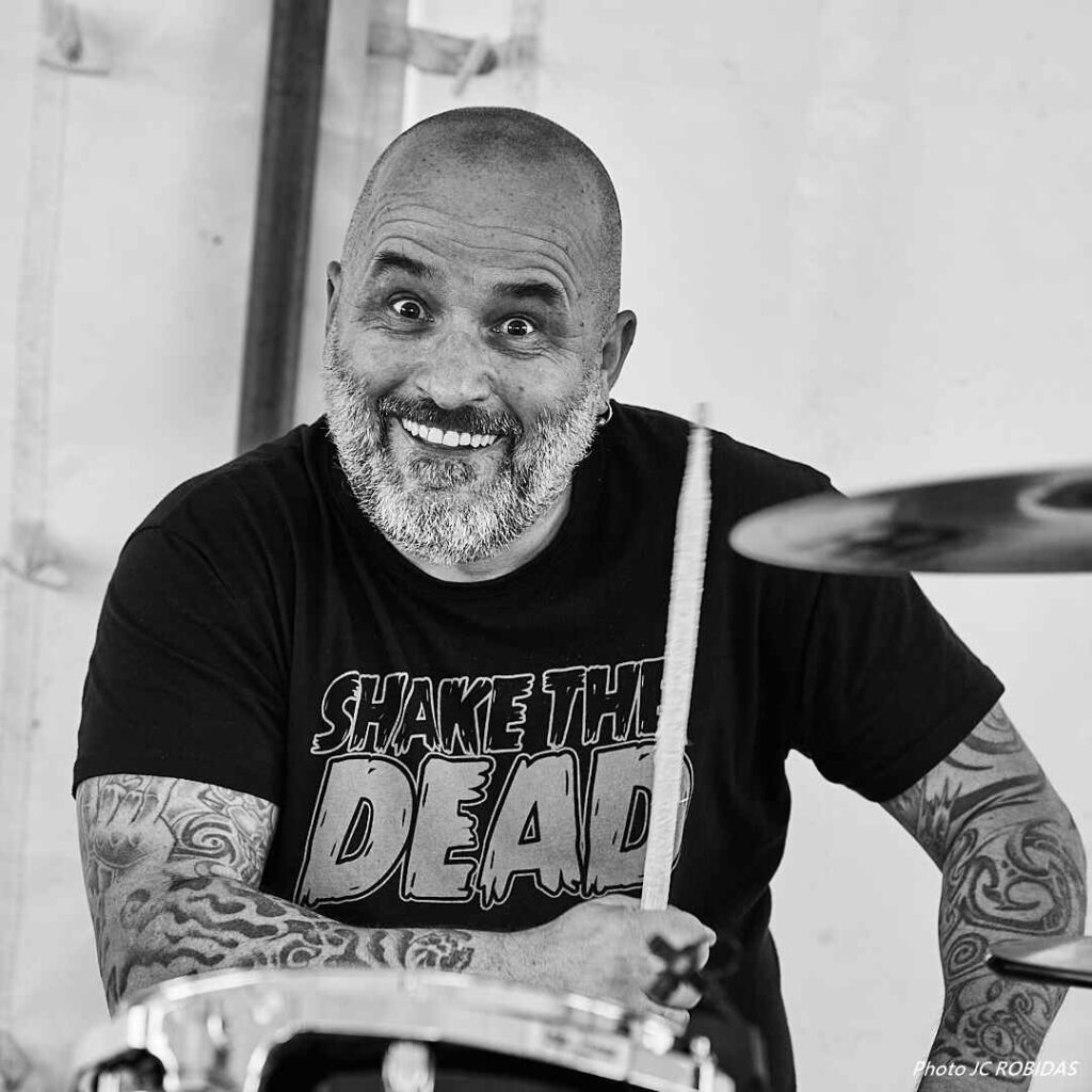 Le batteur du groupe de metal Shake the Dead.