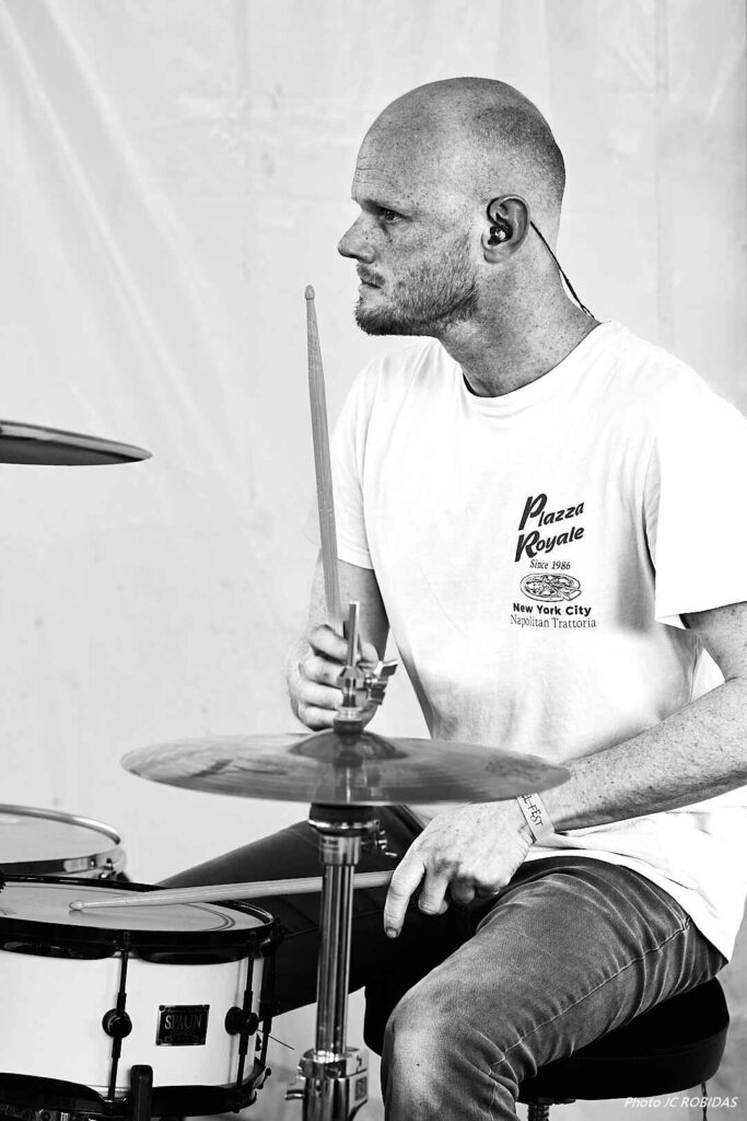 Le batteur du groupe de metal Torula Expansion.